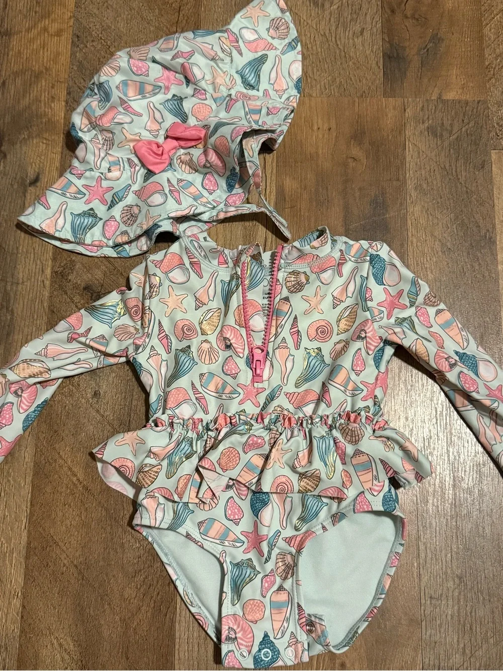 18 months Flapdoodles Long-Sleeve Seashell Print Swimsuit with Hat - Pink & Blue